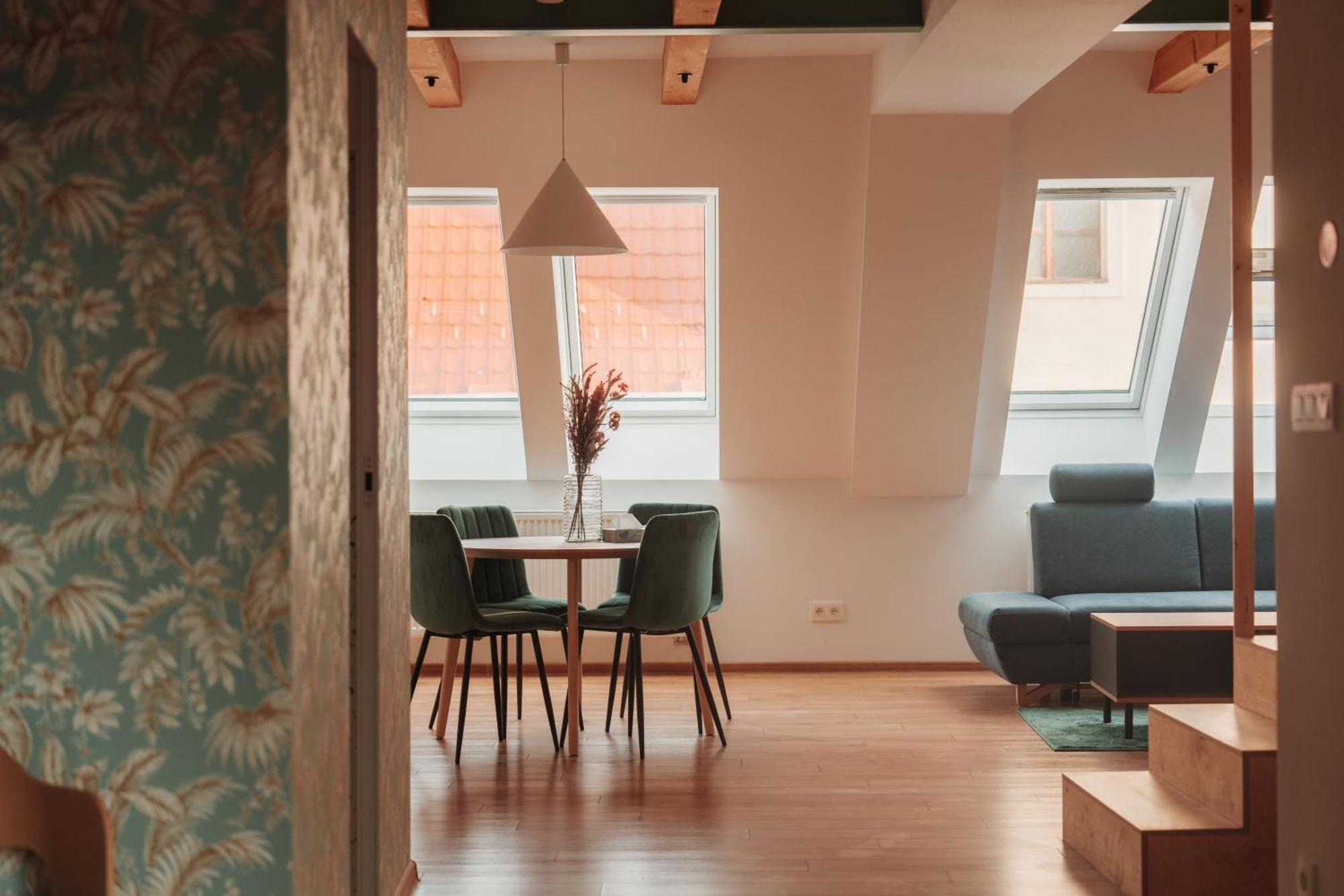 Hviezdoslavova Apartments, Trnava Centre, Parking Available Bagian luar foto