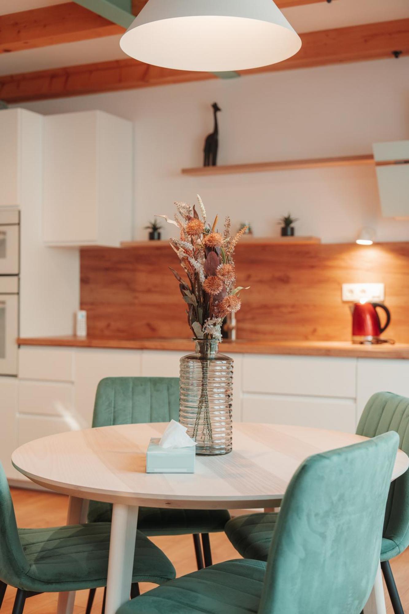 Hviezdoslavova Apartments, Trnava Centre, Parking Available Bagian luar foto