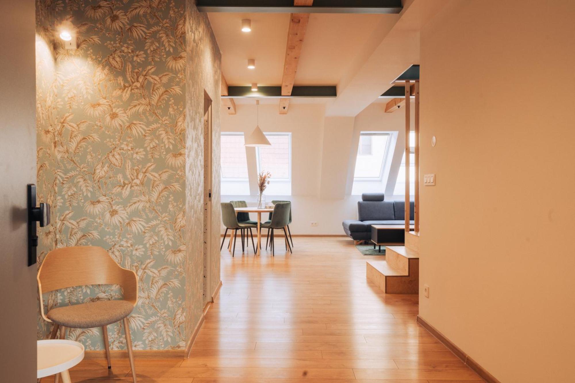 Hviezdoslavova Apartments, Trnava Centre, Parking Available Bagian luar foto
