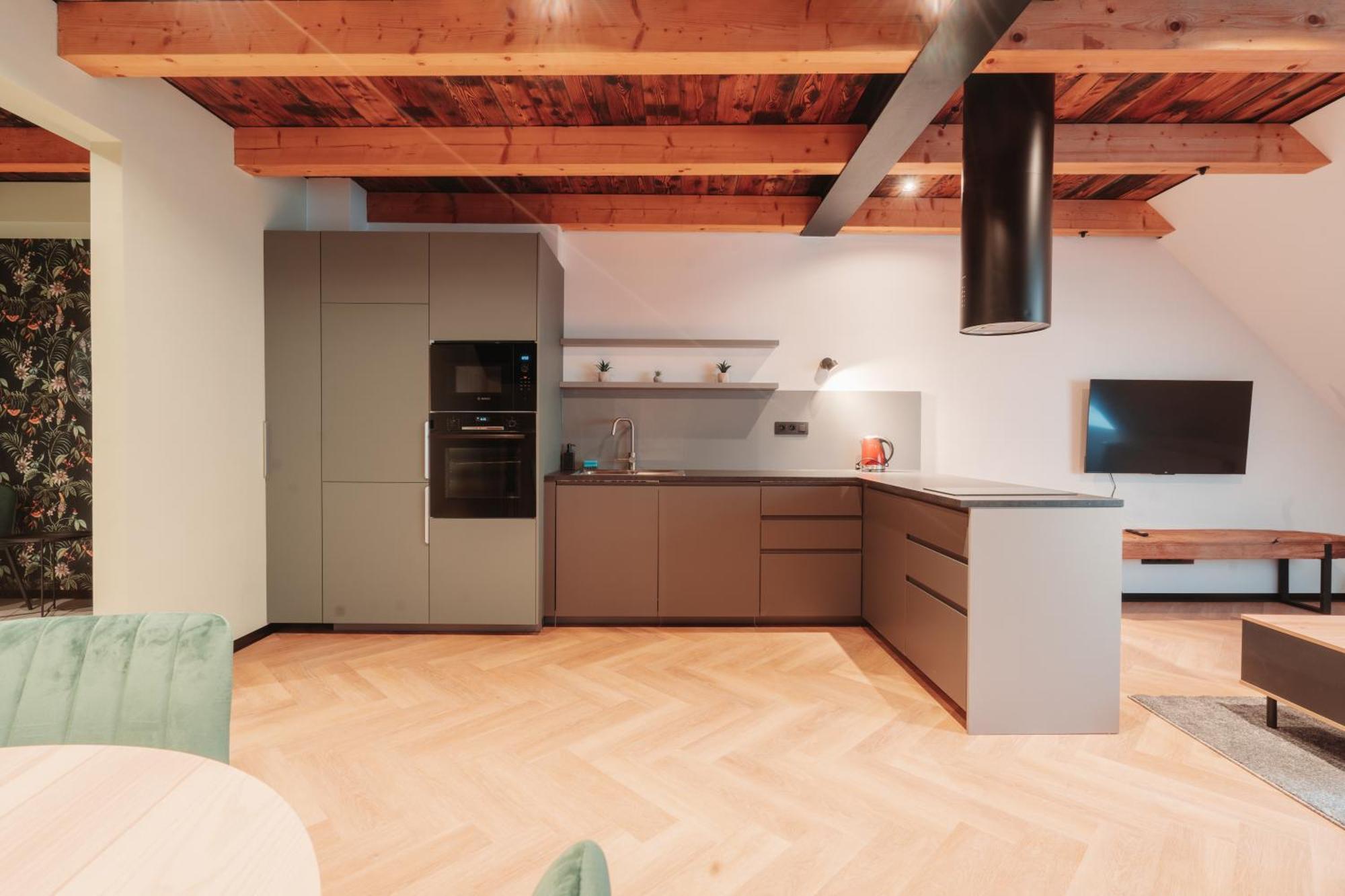 Hviezdoslavova Apartments, Trnava Centre, Parking Available Bagian luar foto
