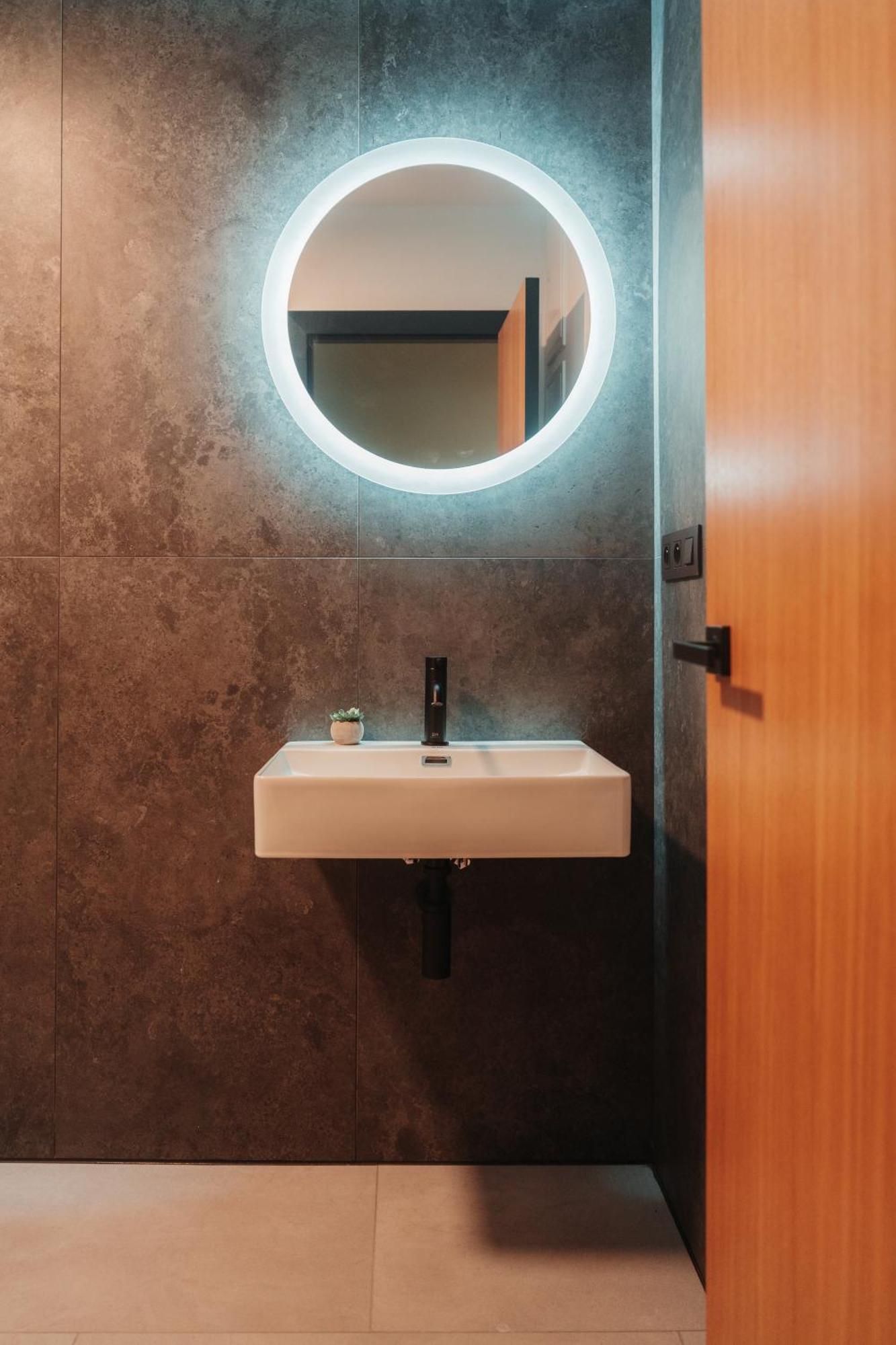 Hviezdoslavova Apartments, Trnava Centre, Parking Available Bagian luar foto