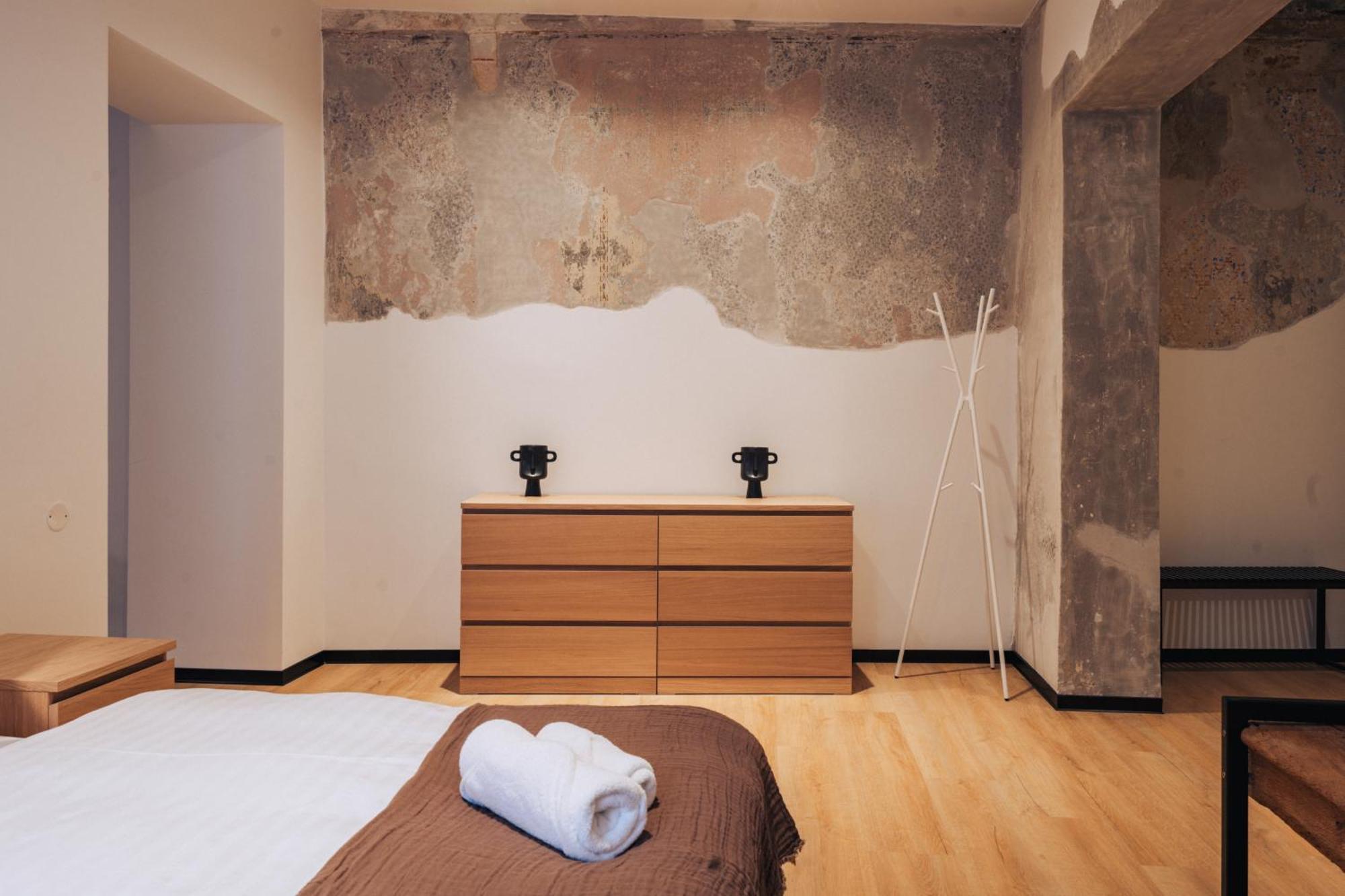 Hviezdoslavova Apartments, Trnava Centre, Parking Available Bagian luar foto