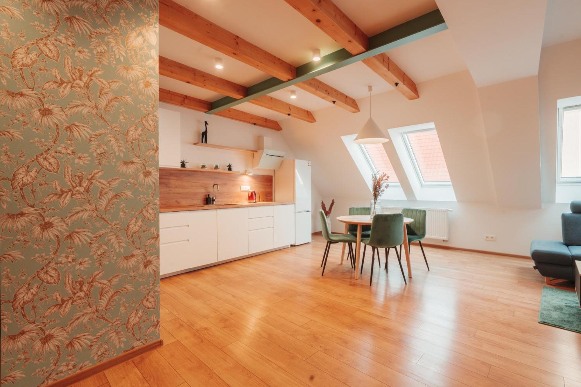 Hviezdoslavova Apartments, Trnava Centre, Parking Available Bagian luar foto
